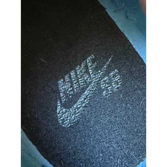 Nike SB blacked out low sneaker Mens size 13 - Picture 7 of 8